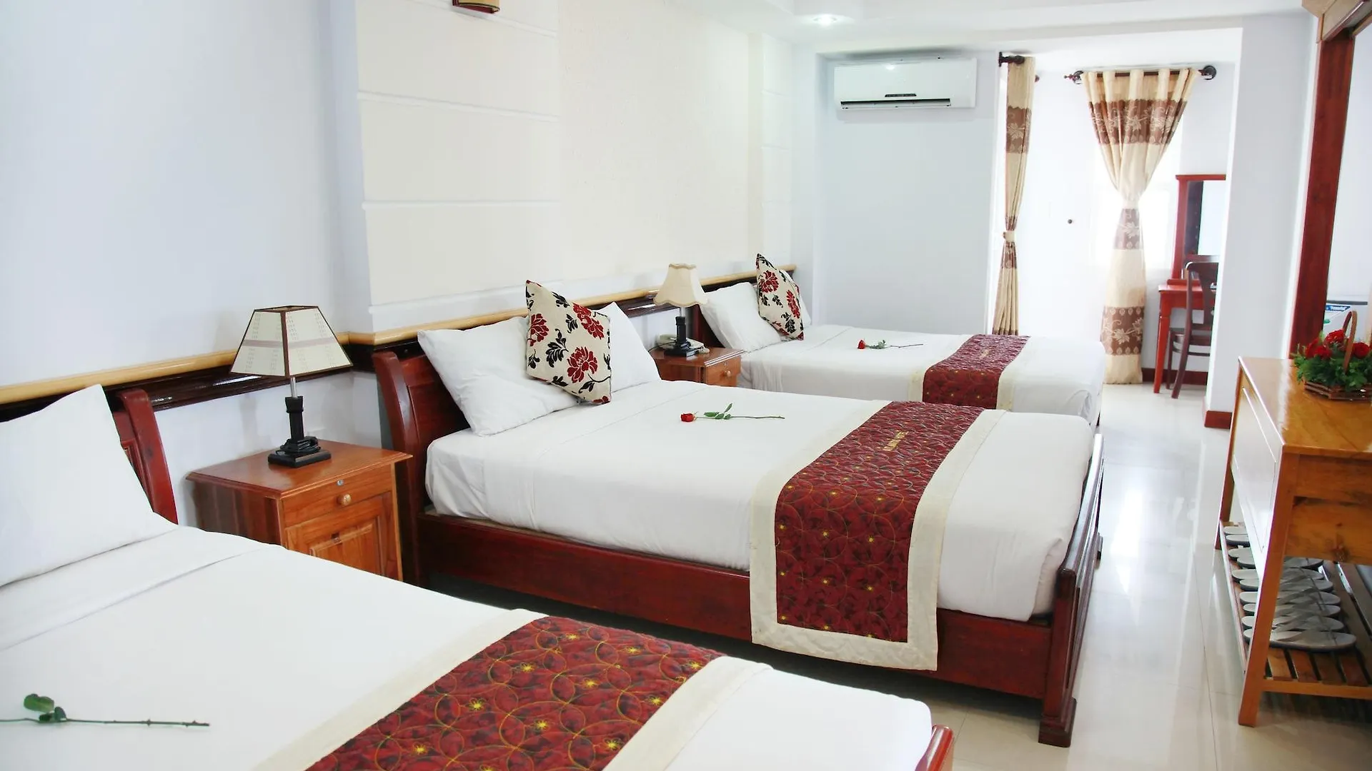 House Land Hotel 2 Da Nang 2*,